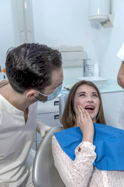 Best Emergency Tooth Extraction  in Palm Desert, CA